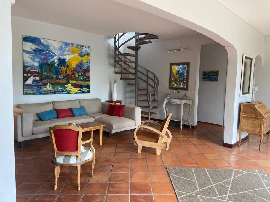 Villa "The Pretty Mermaid", Pool And Stunning Views 5 Min From Beach デエエ エクステリア 写真