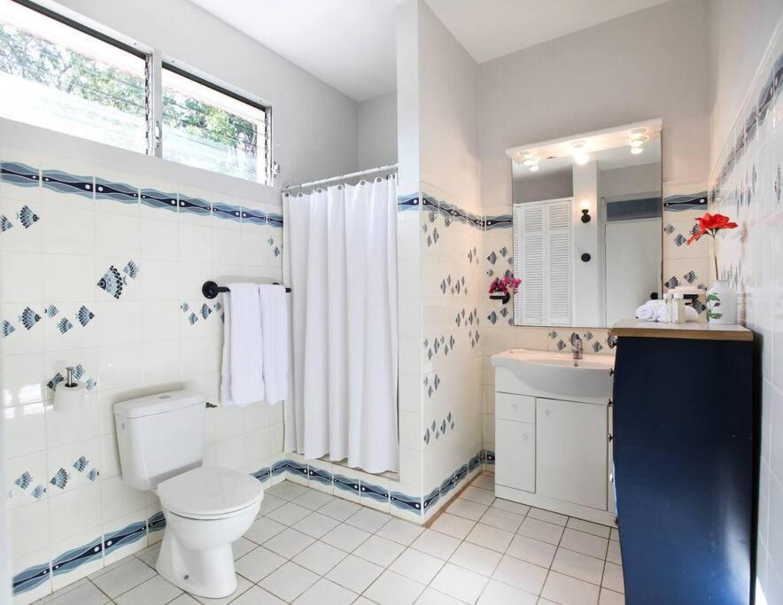 Villa "The Pretty Mermaid", Pool And Stunning Views 5 Min From Beach デエエ エクステリア 写真